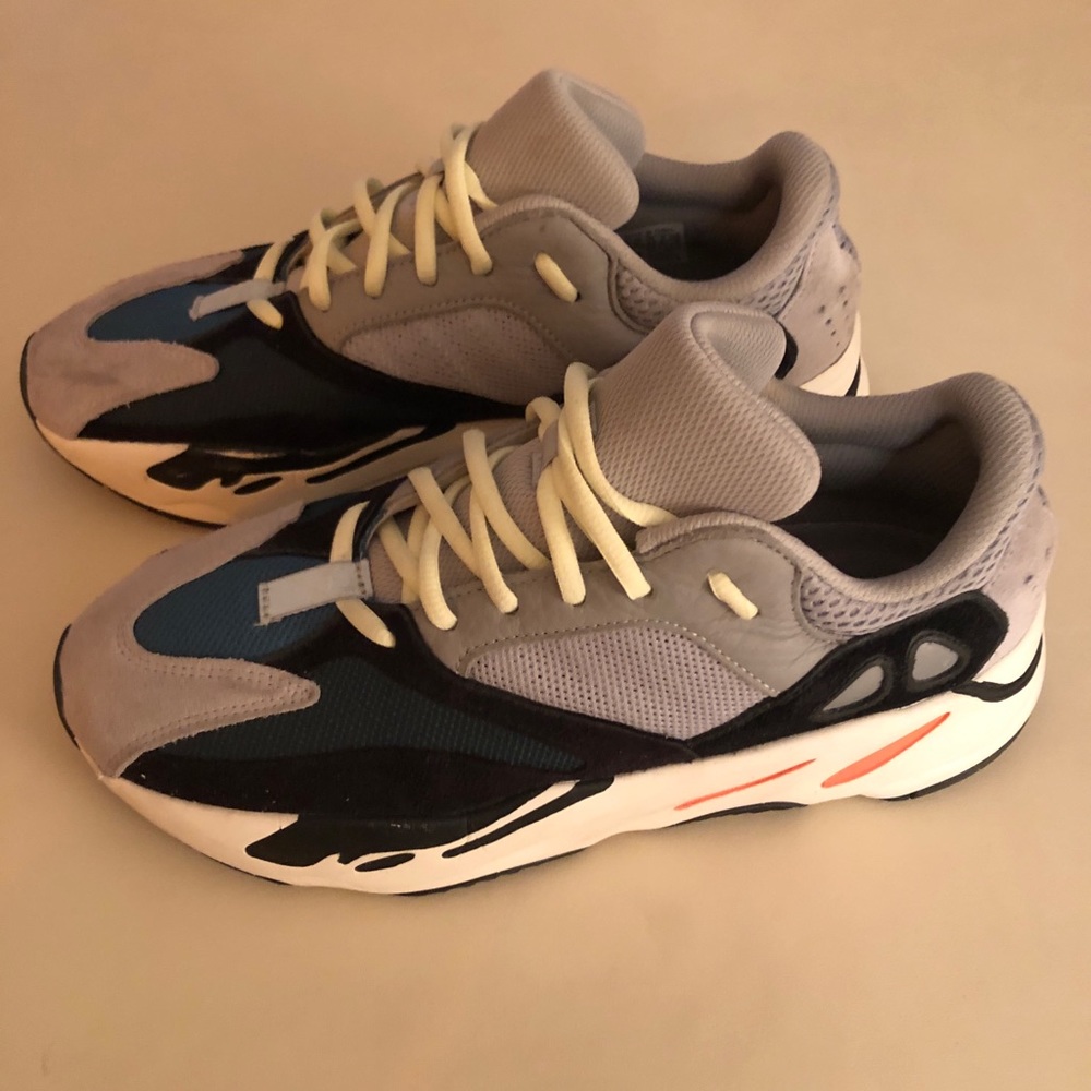 Adidas Yeezy Boost 700 sneakers